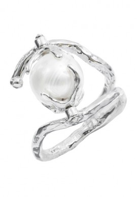 Silver ring and pearl "Luna"